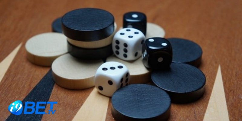 Các quân cờ trong trò chơi Backgammon