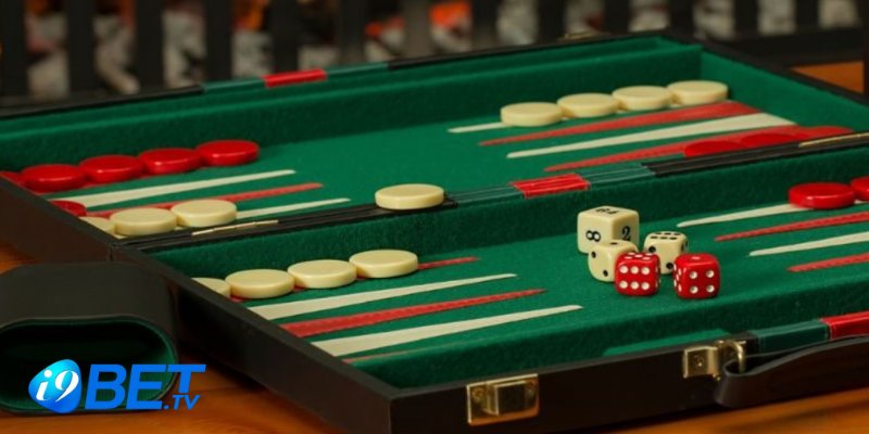 Luật di chuyển quân trong cờ Backgammon